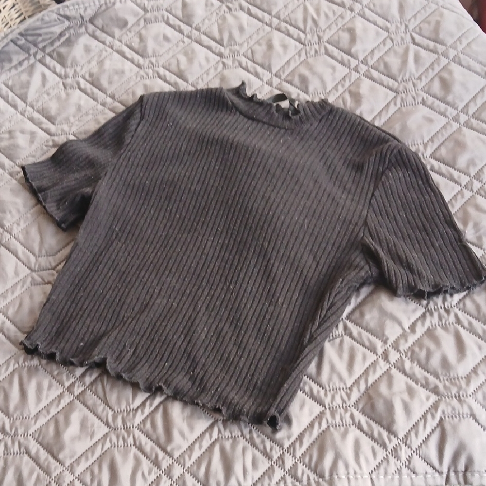 4 Ribbed Knit Tees And Sweatshirt Bundle